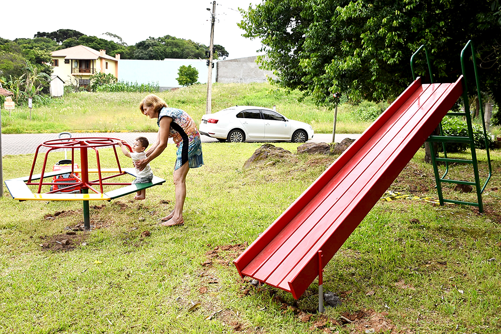 Praças Do Vale Verde E Bairro Piá Ganham Brinquedos Novos Jornal A Ponte